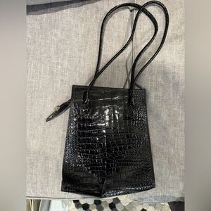 Elegant Black Croc-Embossed Women's Bag